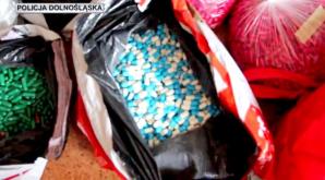 [VIDEO] Nielegalnie handlowali lekami – pokrzywdzonych jest ponad 1000 osób z całego kraju