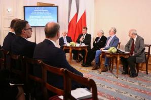 [VIDEO] Warszawa: Czwarta debata belwederska historyków z udziałem Prezydenta RP Andrzeja Dudy