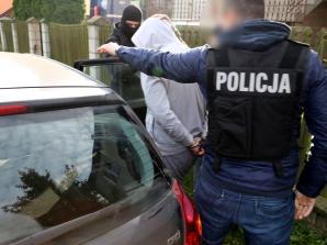 Kolejne zatrzymania członków grupy dokonującej przestępstw w obrocie paliwami. Skarb państwa mógł stracić ponad 40 mln zł