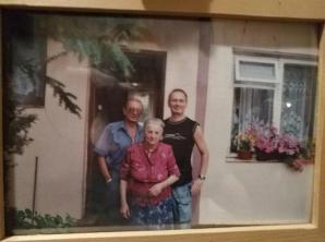 [VIDEO] Rutkowskiego prosi o pomoc zrozpaczona kobieta doprowadzona do koszmaru przez architekta z Kołobrzegu. Chce udowodnić zmowę w celu wyrzucenia jej z domu i sprzedaży atrakcyjnej nieruchomości w pobliżu Term w Uniejowie 