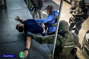[VIDEO] Gang rozbity przez CBŚP, KAOSG i hiszpańskie służby mógł przemycić 1,2 tony narkotyków z Hiszpanii do Włoch, Belgii, Niemiec oraz Wielkiej Brytanii