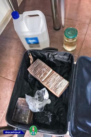 [VIDEO] Gang rozbity przez CBŚP, KAOSG i hiszpańskie służby mógł przemycić 1,2 tony narkotyków z Hiszpanii do Włoch, Belgii, Niemiec oraz Wielkiej Brytanii