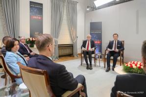 [VIDEO] Panel ekspertów Info Covid–19. Zapytaj – Zdecyduj