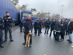 Skandal!!! KRZYSZTOF RUTKOWSKI ocenia zachowanie niemieckiej policji wobec dziennikarzy z portalu Patriot24.NET