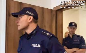 [VIDEO] Zawiadomienie o popełnieniu przestępstwa przez kierownik sekretariatu III Wydziału Cywilnego Sądu Okręgowego w Sosnowcu Aleksandrę Gajdę składa dziś w Prokuraturze nasz Redaktor Naczelny. Kłamiąc chciała zaszkodzić matce walczącej o powrót córeczki