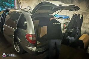 [VIDEO] Koniec nielegalnej produkcji: służby zlikwidowały rozlewnię alkoholu i fabrykę papierosów