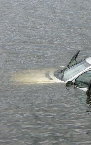 Kierowca zatopił samochód w zalewie rybnickim