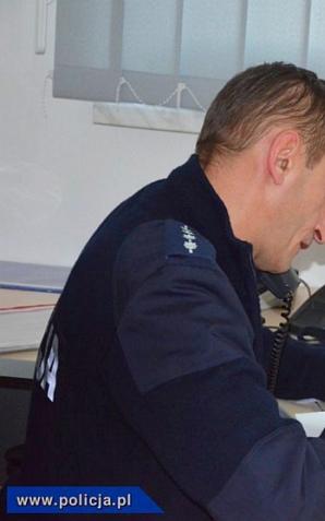 Oficer dyżurny Mieczysław Frydel przez telefon pomógł uratować życie 3-tygodniowemu dziecku!