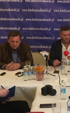 Sprawca podpaleń maszyn w Tokarzewie to ktoś lokalny? Rutkowski na tropie podpalaczy. 20 tysięcy złotych nagrody za wskazanie sprawcy