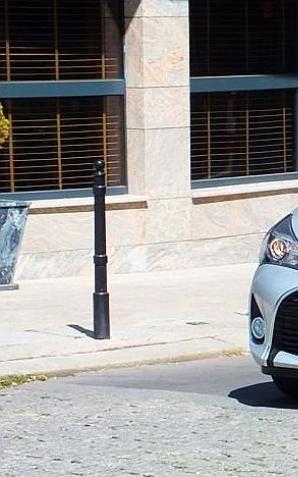 Hybrydowe radiowozy dla opolskiej policji. Średnie spalanie to 3,3 litra na 100 km