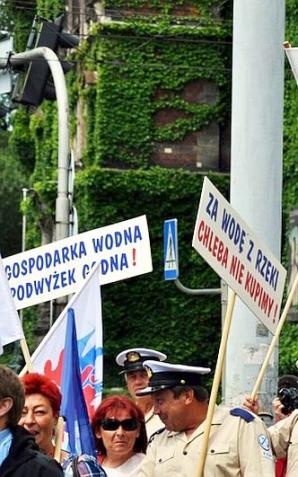 Protest pracowników gospodarki wodnej. List otwarty do Premier Beaty Szydło w związku z niedotrzymaniem przez Rząd ustaleń porozumienia majowego