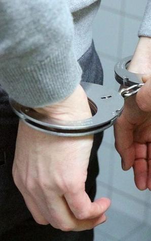 [VIDEO] Sprawca kradzieży sklepowej interweniującym policjantom okazał dowód osobisty własnego ojca