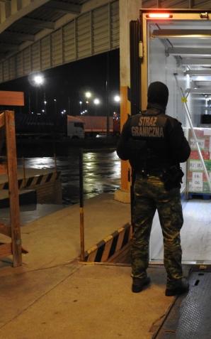 Ujawniono i zabezpieczono nielegalne wyroby tytoniowe o wartości 1,5 miliona złotych. Krajem docelowym miała być Francja