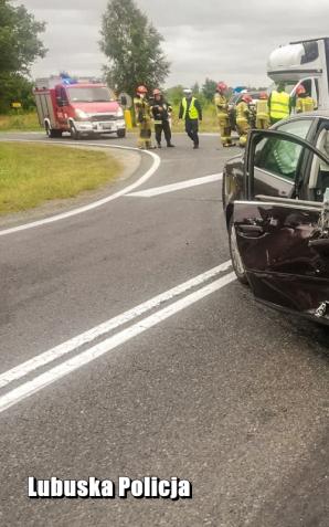 [VIDEO] Policyjny dron zarejestrował wypadek drogowy
