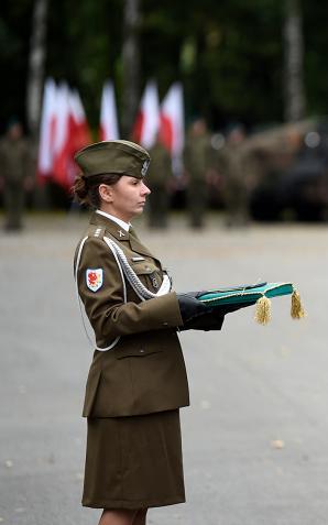 [VIDEO] Bezpieczeństwo naszej ojczyzny jest bezcenne. Wojsko współpracuje ze Strażą Graniczną w zabezpieczaniu granicy polsko-białoruskiej w związku z trwającym kryzysem migracyjnym 