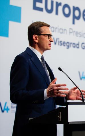 [VIDEO] Premier Mateusz Morawiecki wziął udział w spotkaniu szefów rządów państw Grupy Wyszehradzkiej z prezydentem Francji. Omówiono m.in. kwestie wysokiej ceny gazu i manipulacje ze strony Rosji