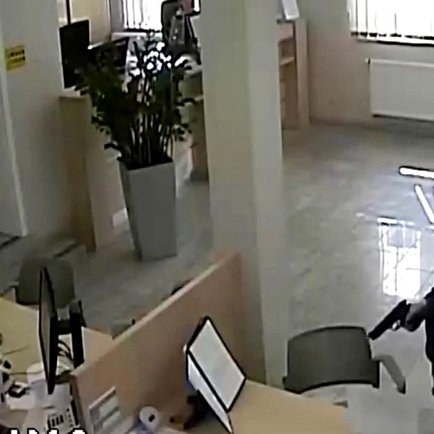 Przejechali przez granicę, by napaść na bank. Podejrzany trafił za kraty