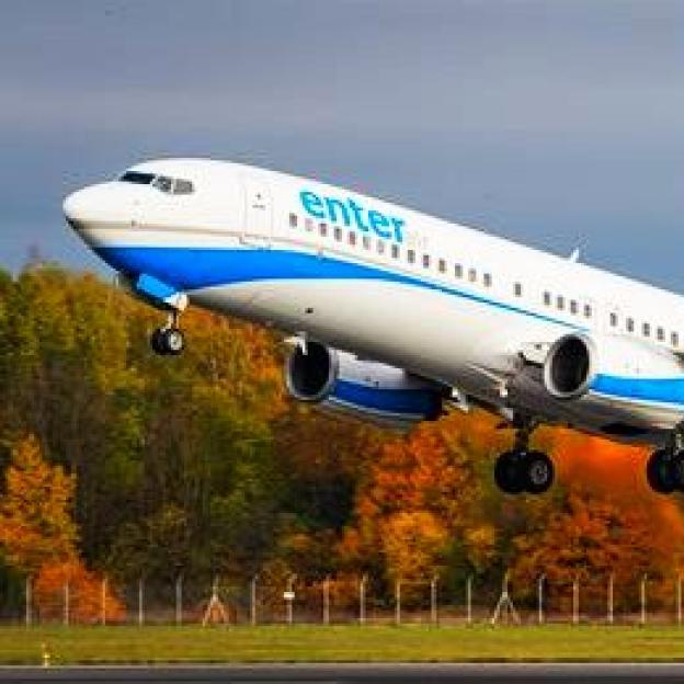 Awaryjne lądowanie samolotu polskiej linii lotniczej Enter Air w Atenach! Przyczyną była pęknięta szyba kokpitu!