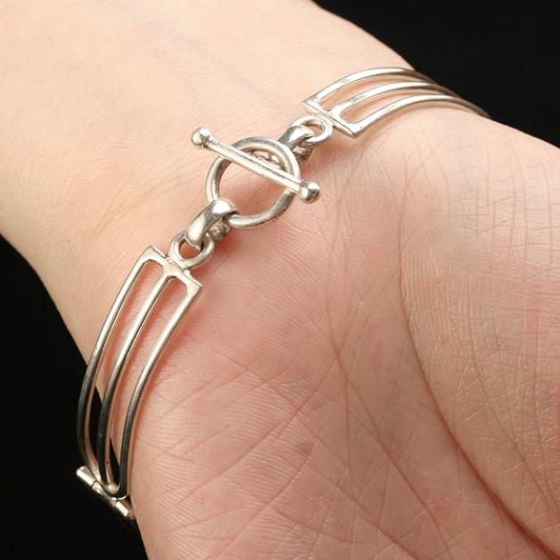 Ania Kruk z nową kolekcją biżuterii oraz projektami opakowań. Projektantka planuje też podbić Katar