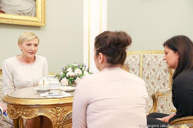 Wsparcie dla kobiet dotkniętych nowotworem