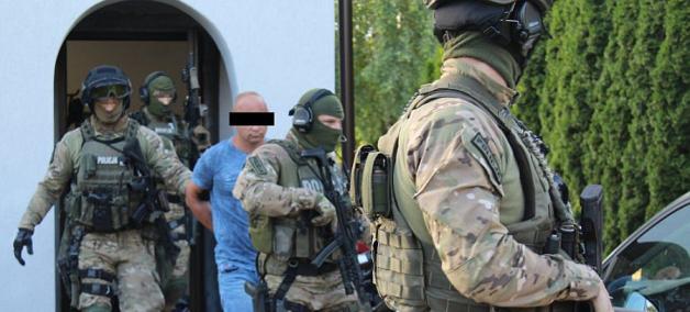 [VIDEO] Grupa dokonująca przestępstw w obrocie paliwami rozbita. Zatrzymano 15 członków mafii