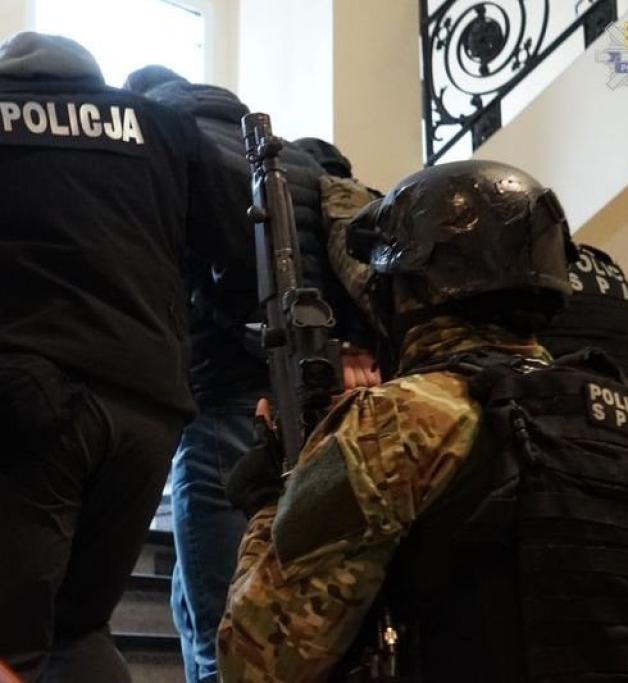 [VIDEO] Policjanci przejęli ponad ćwierć tony narkotyków wartych kilkanaście milionów złotych