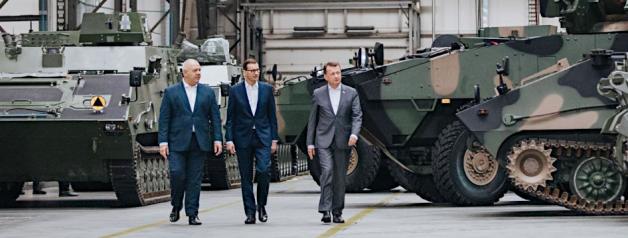 [VIDEO] Premier w Hucie Stalowa Wola: bezpieczeństwo jest dla nas najwyższym priorytetem